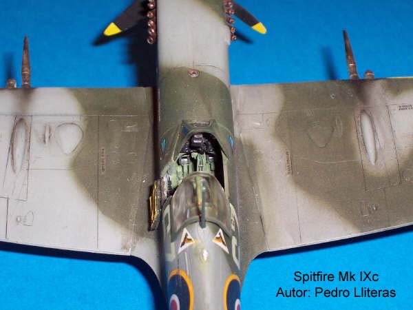 Spitfire Hasegawa 01